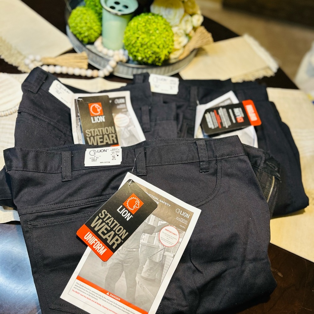 Station Wear Men's Navy Blue (NWT) 2 pairs